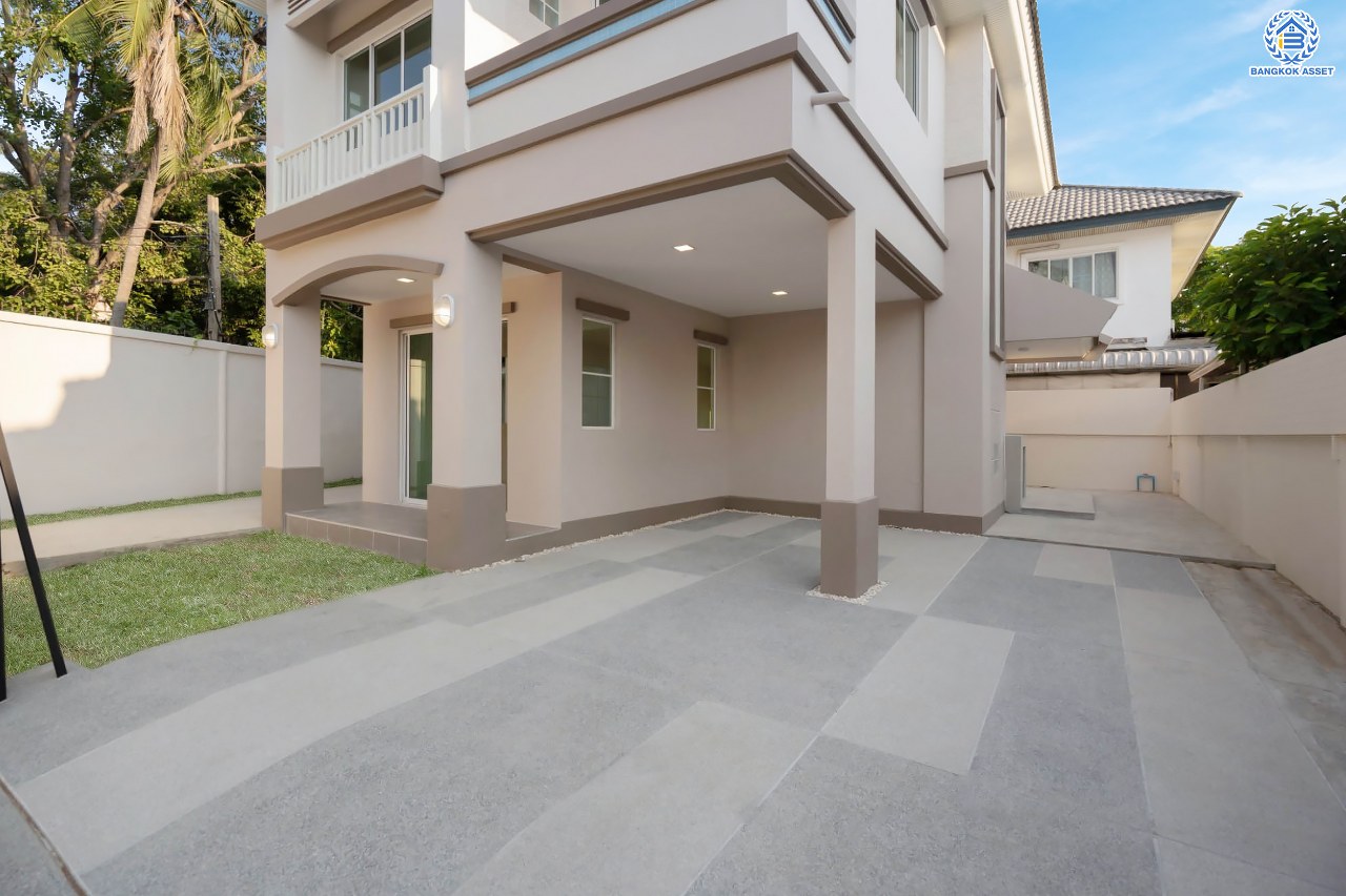 บ้านมือสองตกแต่งใหม่ ดีไซน์สวย โครงการ ชวนชื่นโมดัส จรัญฯ-ปิ่นเกล้า หลังมุม เนื้อที่ 54.7 ตร.ว. ฟังก์ชัน 3 ห้องนอน 2 ห้องน้ำ 1 ห้องอเนกประสงค์ จอดรถได้ 2 คัน รองรับทุกกิจกรรม บนทำเลเชื่อมต่อหลายเส้นทาง ใกล้จุดขึ้นทางด่วน "ประจิมรัถยา" และรถไฟฟ้าสายสีแดง "สถานีบางบำหรุ"